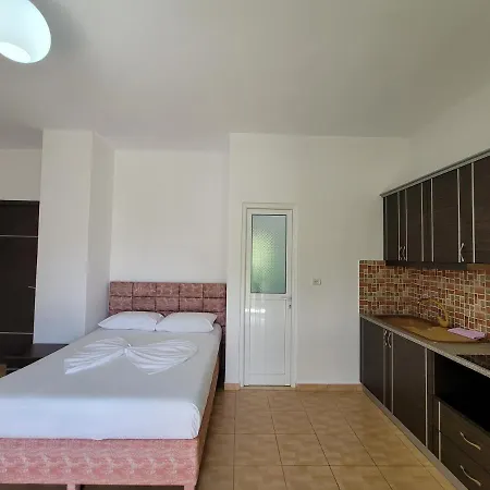 Roku Guest house Ksamil