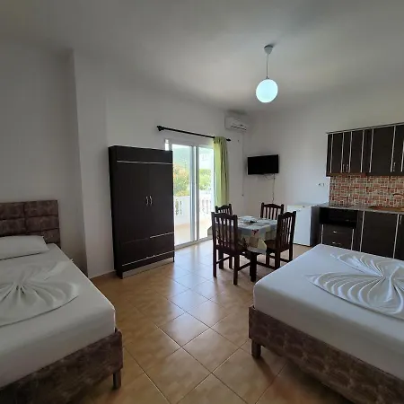 Roku Guest house Ksamil