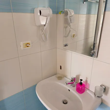 Roku 3* クサミル