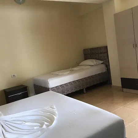Roku * Ksamil