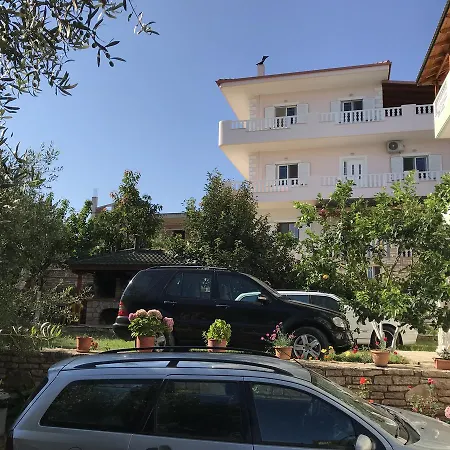 ゲストハウス Roku