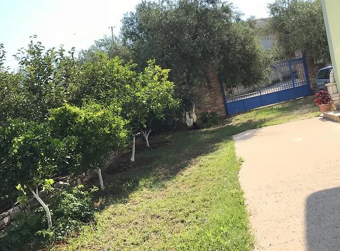 Roku Ksamil