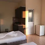 ゲストハウス Roku