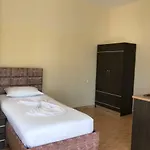 Roku ゲストハウス 3*