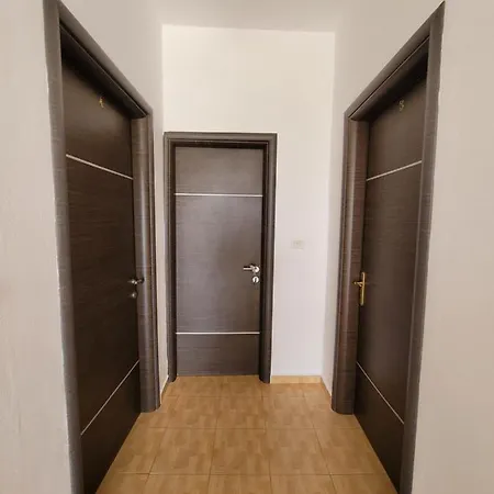 Roku Pensjonat Ksamil