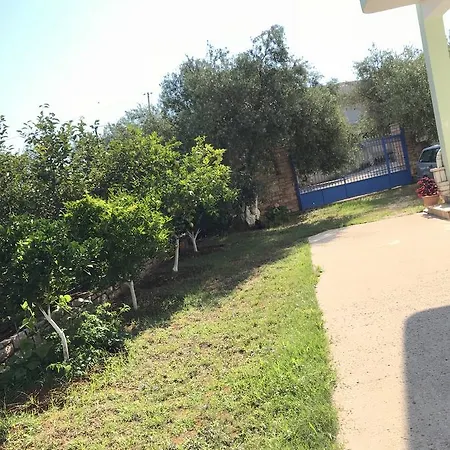 Roku Ksamil