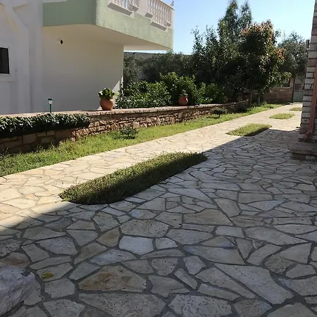 Roku Ksamil