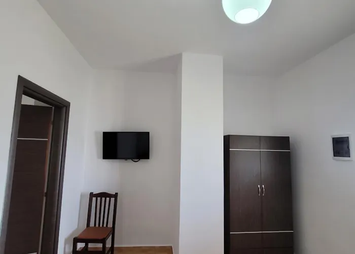 Roku بيت ضيافة 3*
