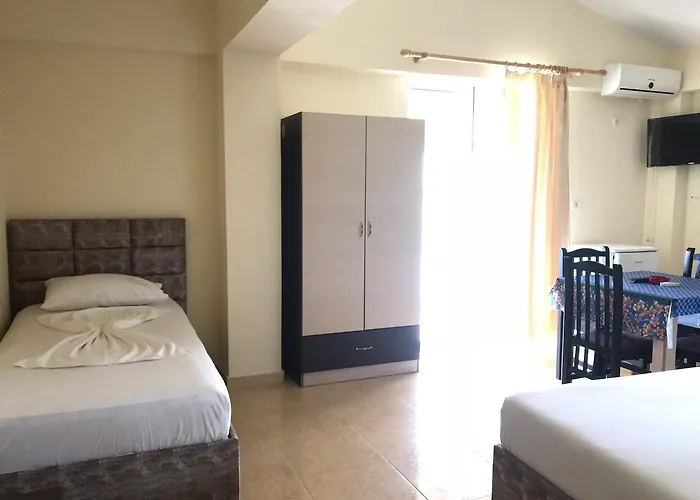 بيت ضيافة Roku 3*